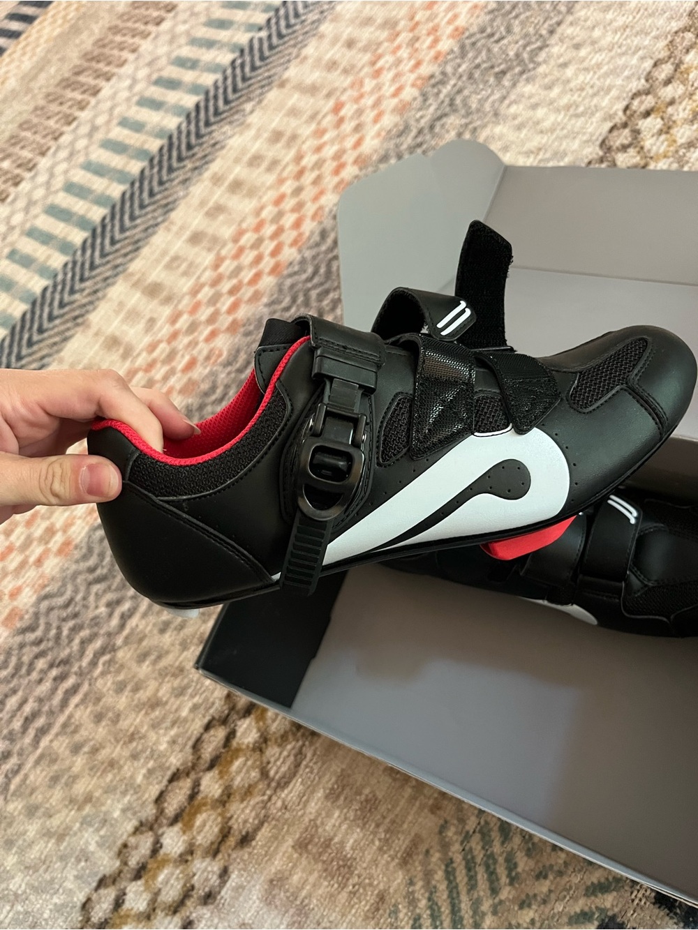 Peloton Black and Red Women's Cycling Sneakers size 41 like new - Picture 2 of 7